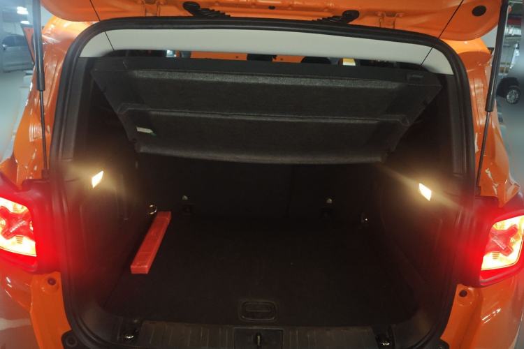 Used Jeep Renegade 2016 2.0L Automatic Four-Wheel Drive 75th Anniversary Tribute Edition Trunk