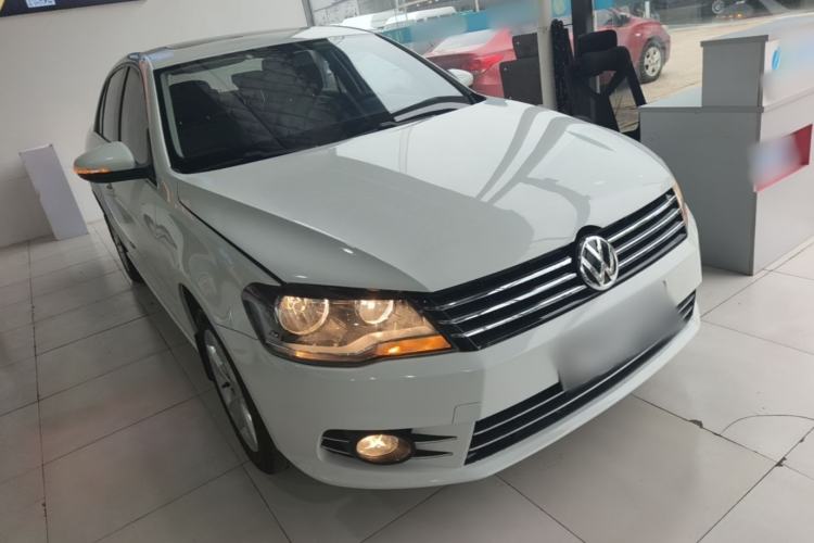 Used Volkswagen Bora 2014 1.6L Automatic Comfort Model Front Right 45 Deg