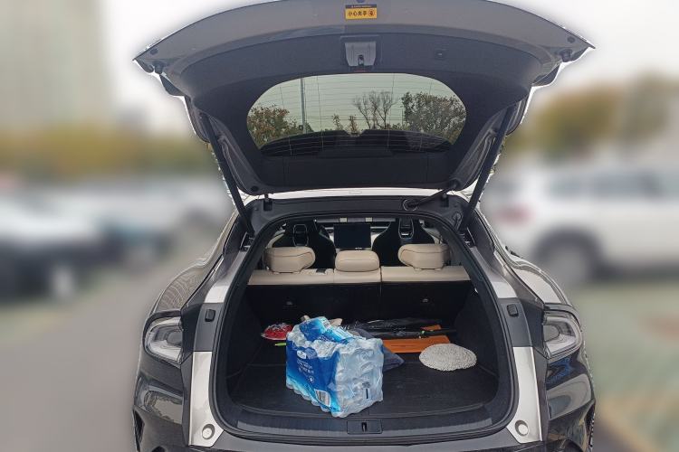 Used Xiaomi Auto YU7 2025 Ultra-Long Range High-Performance All-Wheel-Drive Max Edition
