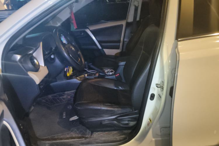 Used Toyota RAV4 2013 2.0L CVT Two-Wheel Drive Urban Edition
