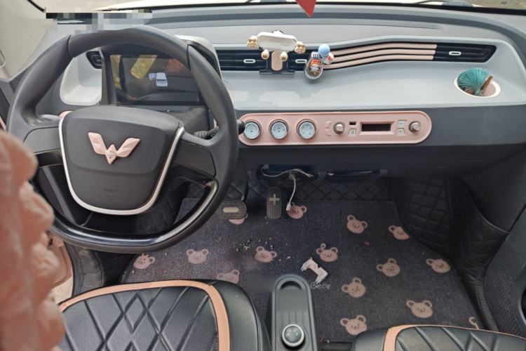 Used Wuling Hongguang MINIEV 2021 Macaron Premium Model – Lithium Iron Phosphate Center Console