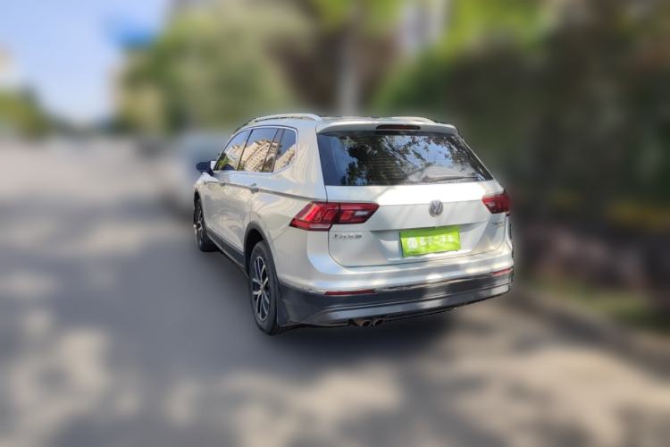 Used Volkswagen Tiguan L 2018 330TSI Automatic Two-Wheel Drive Luxury Edition Rear Left 45 Deg