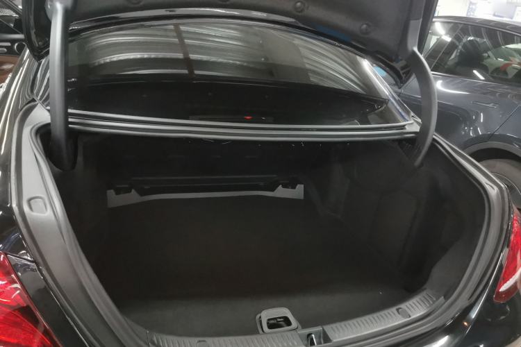 Used Mercedes-Benz E-Class 2019 E 200 L Sport Edition Trunk