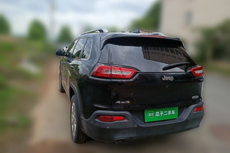 Used Jeep Cherokee 2014 2.4L Luxury Edition
