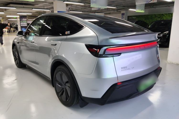 Used Tesla Model Y 2025 Rear-Wheel Drive First Edition
