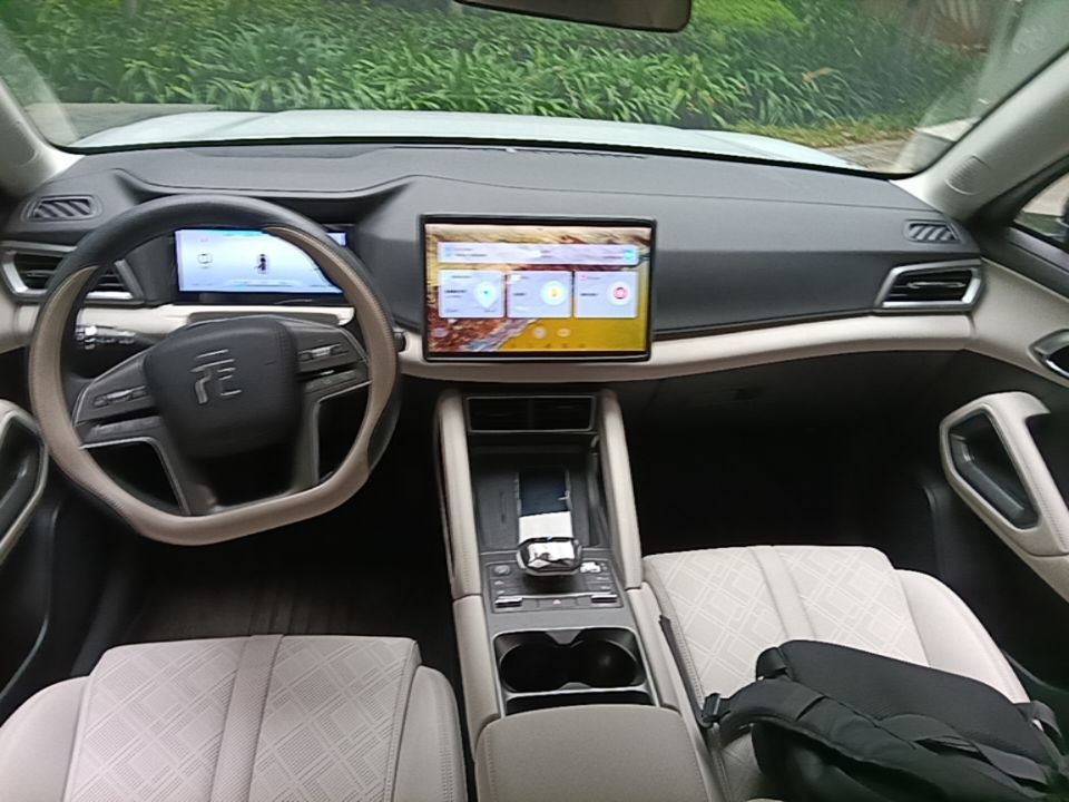 BYD Yuan UP 2024 401KM Leading Edition — снимка 12