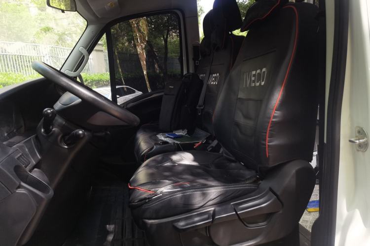 Used Iveco Eurocargo 2021 2.0T Manual Super-Rui Short Wheelbase High-Roof Side-Sliding Door F1A