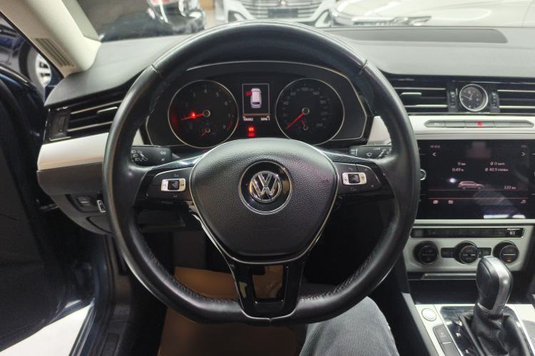 Used Volkswagen Variant 2018 380TSI Two-Wheel Drive Comfort Edition
