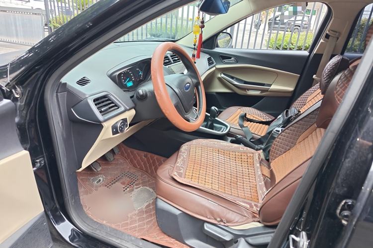 Used Ford Escort 2015 1.5L Manual Comfort Model
