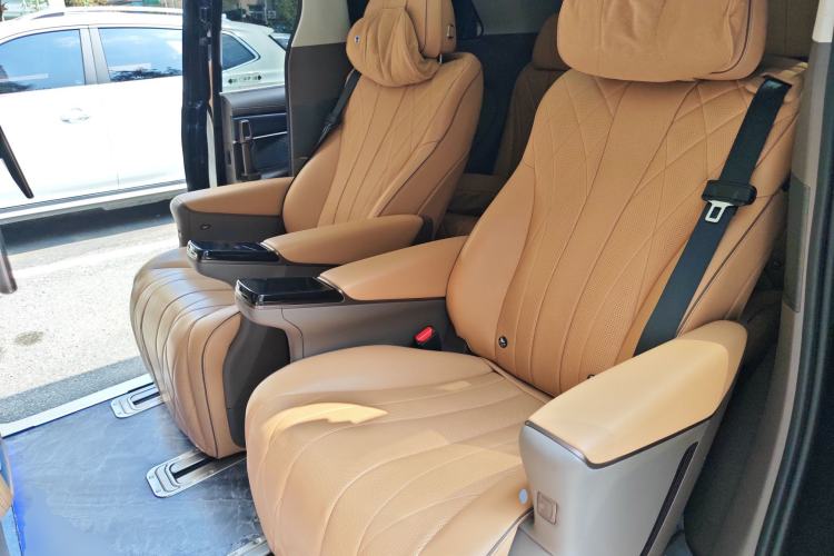 Used Denza D9 2022 DM-i 970 Four-Wheel Drive Flagship Model
