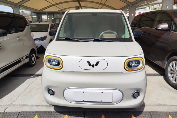 Used Wuling Hongguang MINIEV 2024 3rd Generation 215km Youth Edition Front