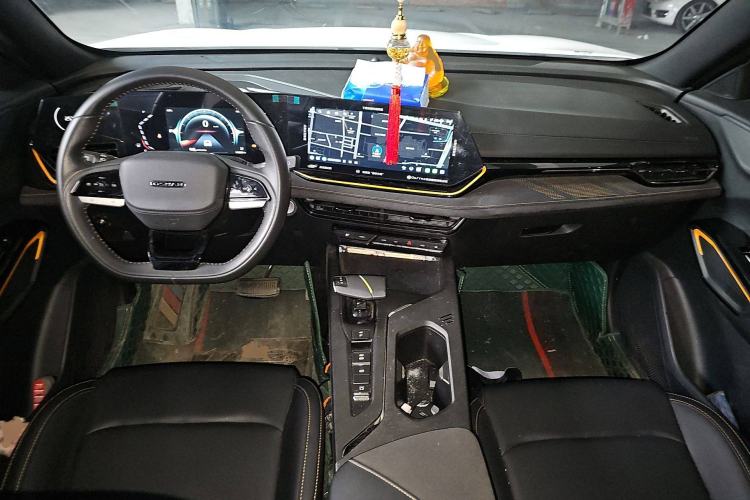 Used CHANGAN OSHAN X5 PLUS 2023 Revised Version 1.5T DCT Navigation Edition
