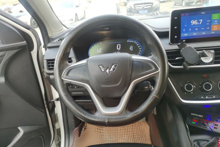 Used Wuling Hongguang S3 2018 1.5L Manual Comfort Model China V Standard
