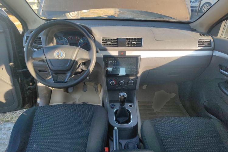 Used Dongfeng Fengon 360 2015 1.5L Manual Comfort 7-Seater China IV Standard
