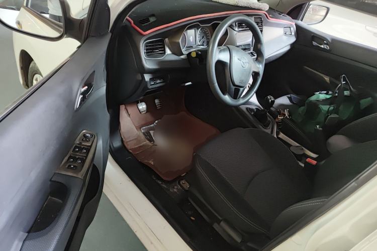 Used Haima M3 2016 1.5L Manual Comfort Model with Sunroof Driver Seat