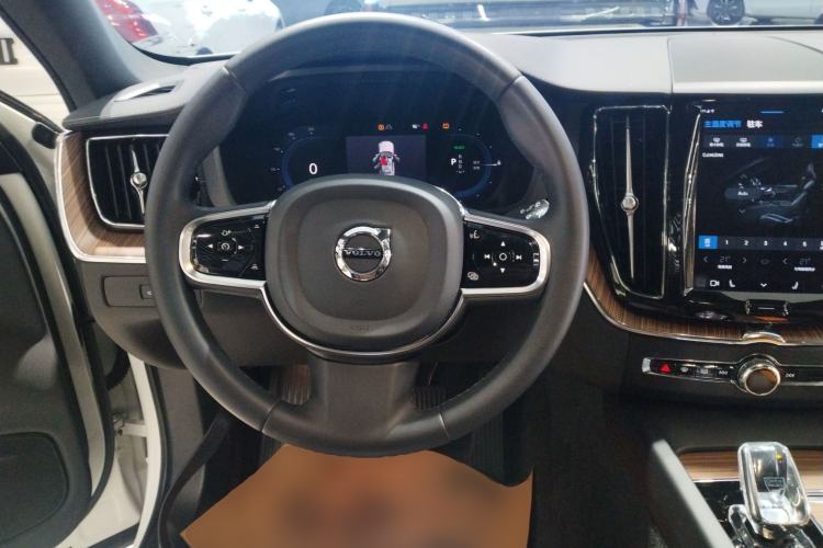 Used Volvo XC60 New Energy 2023 T8 Plug-in Hybrid Long-Range All-Wheel Drive Smart Luxury Edition