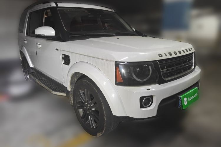 Used Land Rover Discovery 2016 3.0 SC Obsidian Black Heritage Edition HSE Front Right 45 Deg