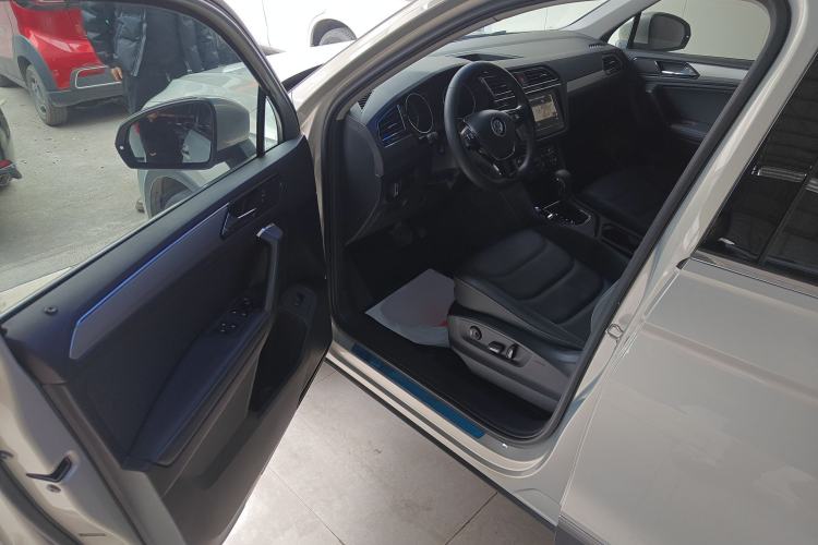 Used Volkswagen Tiguan L 2019 Revised 330TSI Automatic Two-Wheel Drive Smart & Luxury Edition China VI Standard