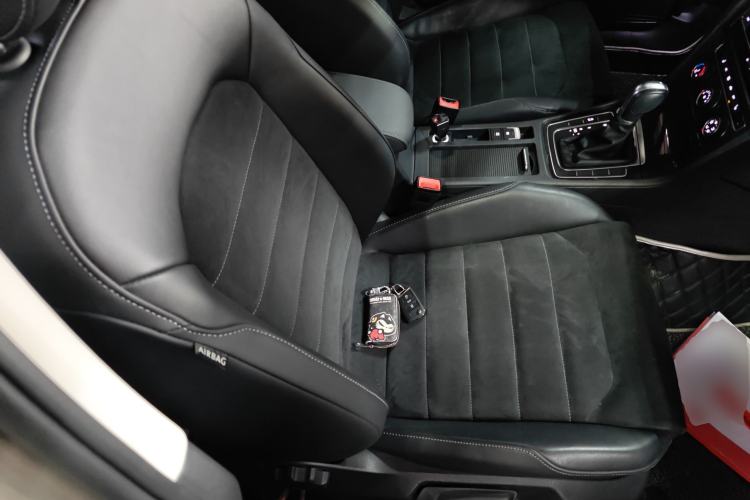 Used Volkswagen Golf 2018 230TSI Automatic Luxury Version
