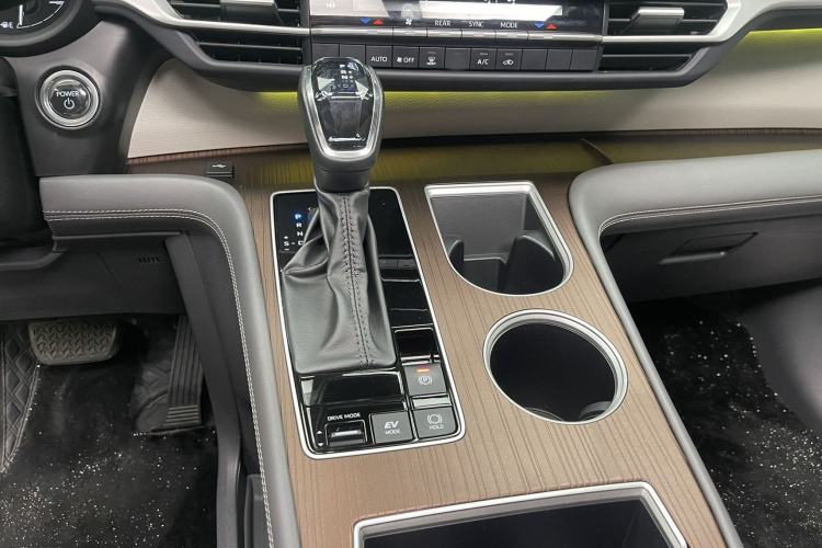 Used Toyota Sienna 2024 2.5L Hybrid Comfort Edition
