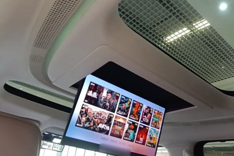 Used XPeng X9 2025 740 Ultra-Long Range Max Headliner