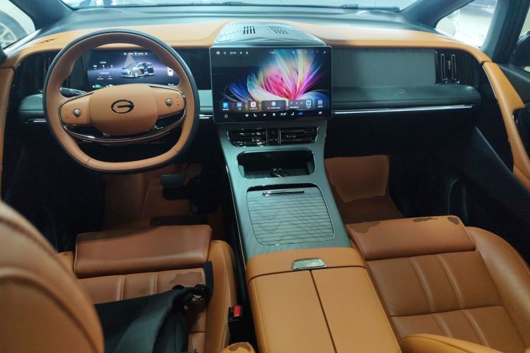 Used GAC Trumpchi Xiangwang M8 2025 Kunkun Series Ultra First-Class Cabin
