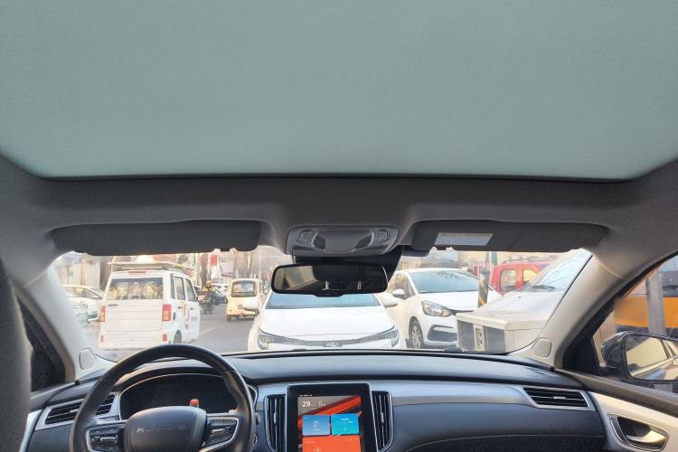 Used Roewe i6 MAX 2020 300TGI Automatic Supreme Edition with Cool Sunroof and Advanced Driving Features
