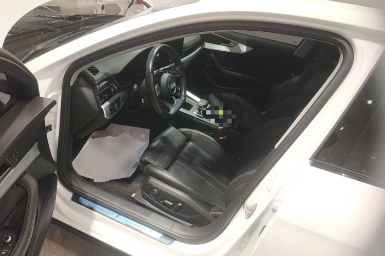 Used Audi A4L 2022 40 TFSI Luxury Dynamic Model
