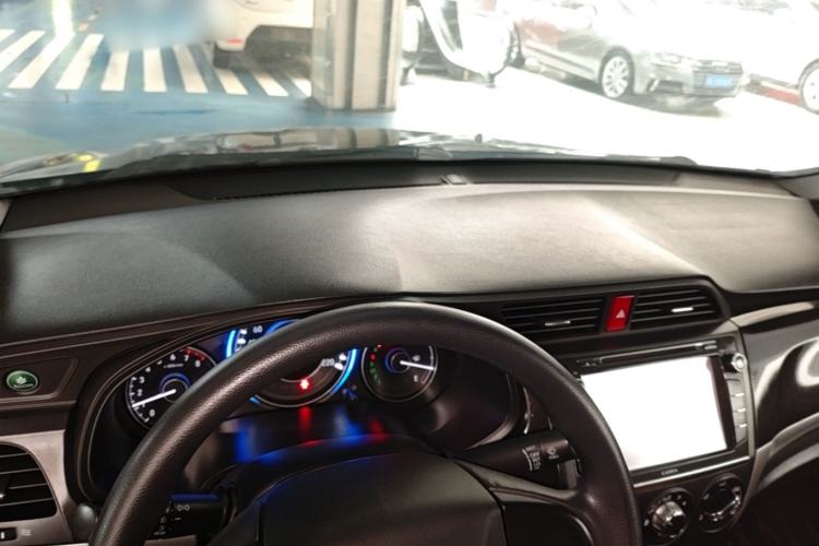 Used Honda Crider 2015 1.8L automatic luxury edition