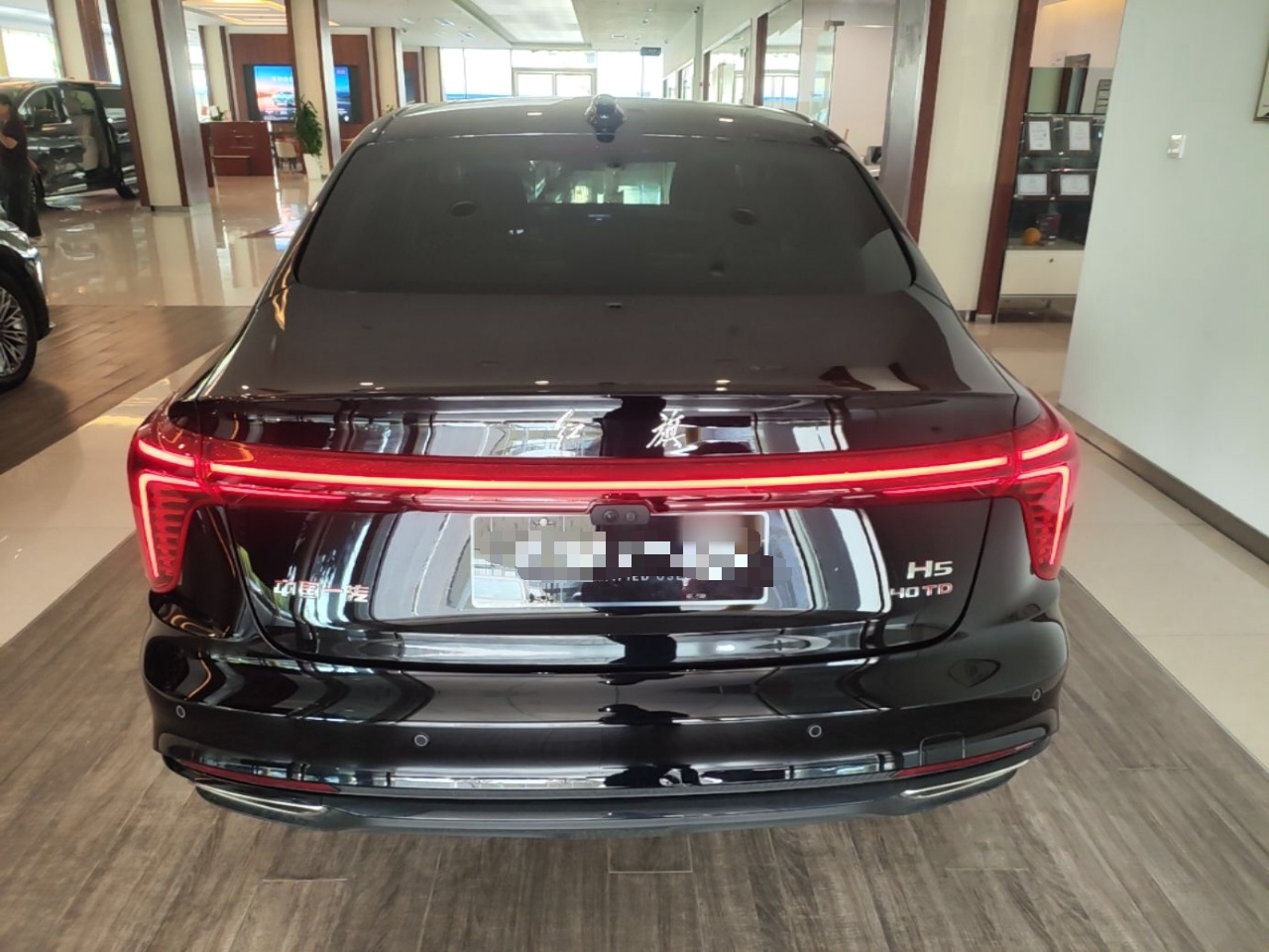 Hongqi H5 2026 Model 2.0T Automatic Qi Ling Pro Edition — снимка 5