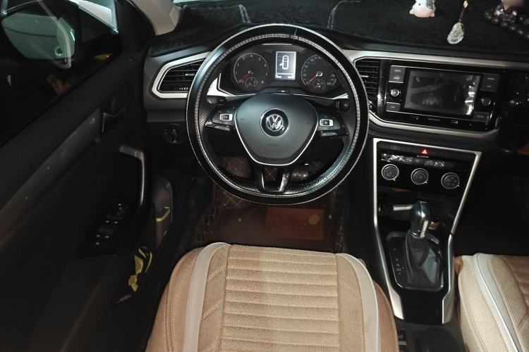 Used Volkswagen T-ROC 2019 230TSI DSG Two-Wheel-Drive Advanced Version China VI Standard Steering Wheel