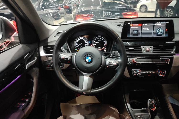 Used BMW X1 2022 sDrive25Li Leading Model Steering Wheel
