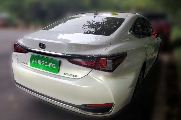 Used Lexus ES 2021 260 Excellence Edition Rear Right 45 Deg