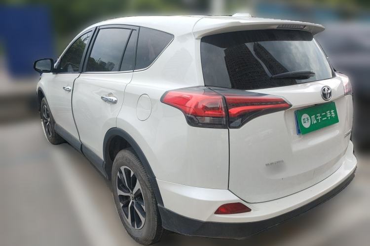 Used Toyota RAV4 2016 2.0L CVT Two-Wheel Drive Fashion Edition China V Standard