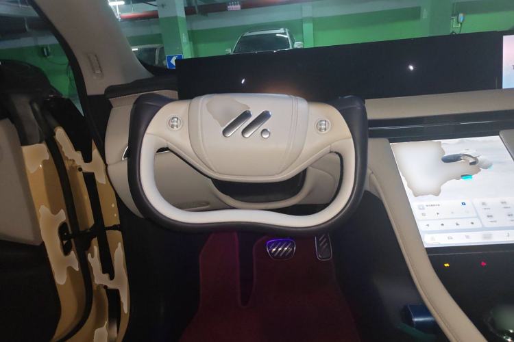 Used IM LS7 2023 100kWh Lux Rear-Drive Version
