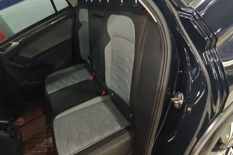 Used Volkswagen Tiguan X 2023 Revised Version 330TSI Two-Wheel Drive Enjoyment Edition Left Rear Seat