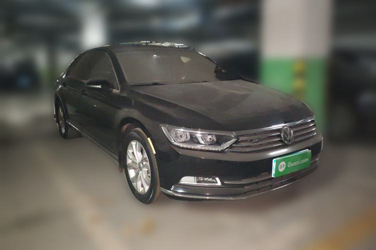 Used Volkswagen Magotan 2019 330TSI DSG Luxury Version China VI Standard Front Right 45 Deg