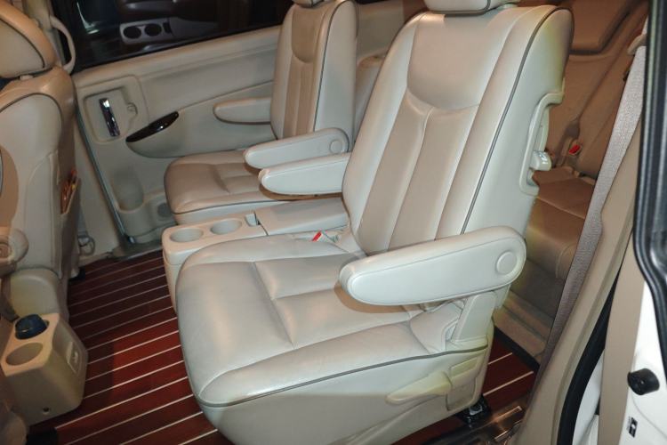 Used Nissan Quest 2015 3.5L SL
