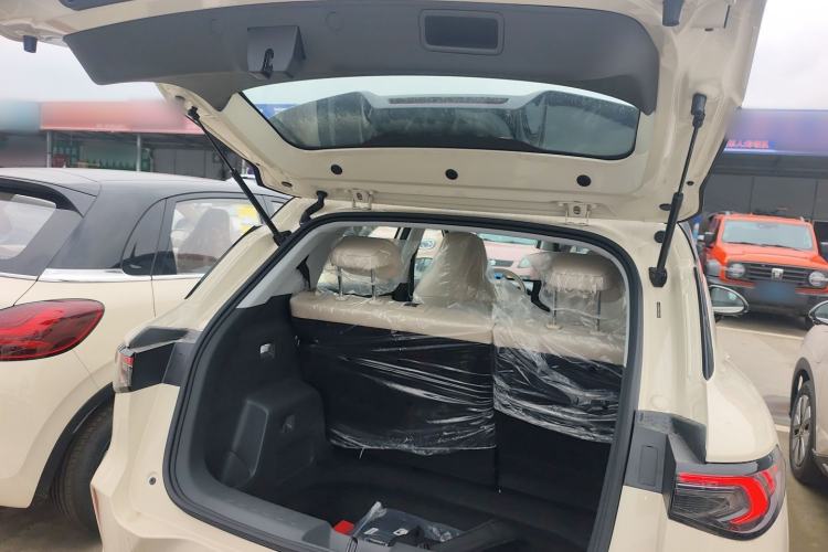 Used Wuling Bingo S 2025 Model 325km Deluxe Edition Trunk