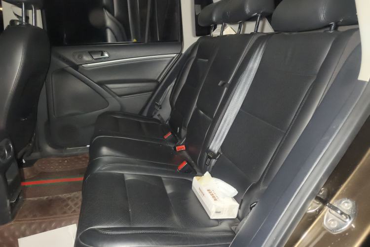 Used Volkswagen Tiguan 2015 2.0 TSI Automatic All-Wheel Drive Luxury Edition Left Rear Seat