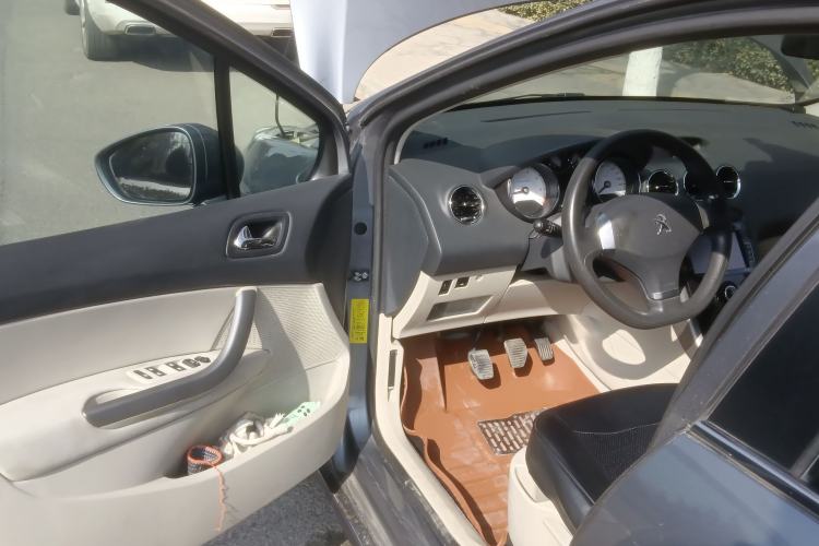 Used Peugeot 408 2013 2.0L Manual Comfort Edition
