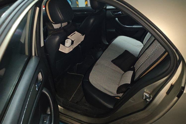 Used Roewe 360 2015 1.5L Automatic Luxury Edition Left Rear Seat