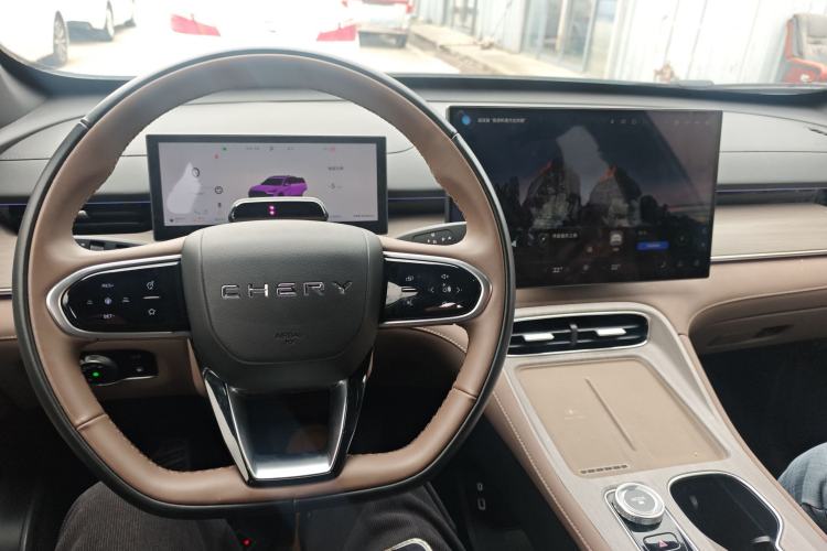 Used Chery Tiggo 8 PLUS C-DM 2025 1.5T 116 km Prestige Version 5 Seats
