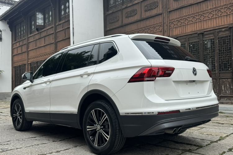 Used Volkswagen Tiguan L 2019 Updated Version 330TSI Automatic Two-Wheel Drive Panoramic Comfort Edition China VI Standard Exterior 9