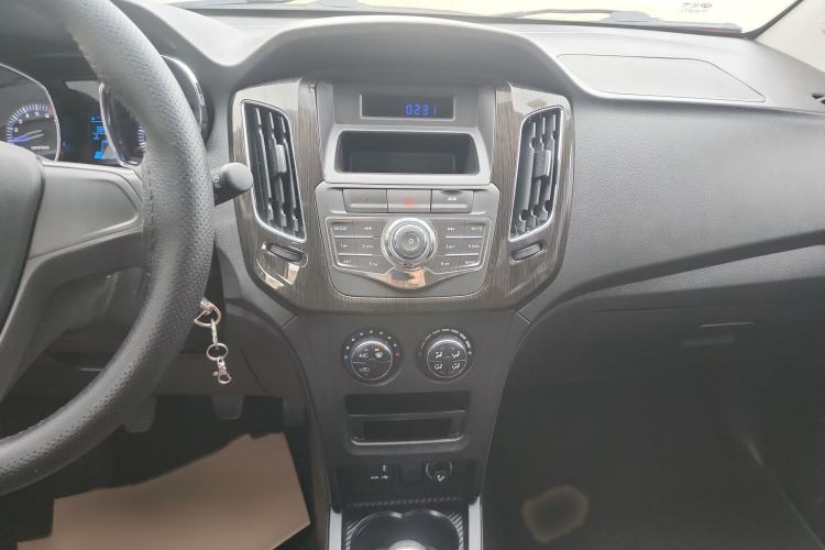 Used FAW Yingzhi G3 2016 1.5L Manual Comfort Edition Audio And AC Panel