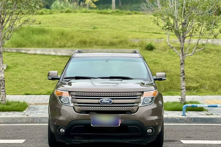 Used Ford Explorer 2013 3.5L Deluxe Model

