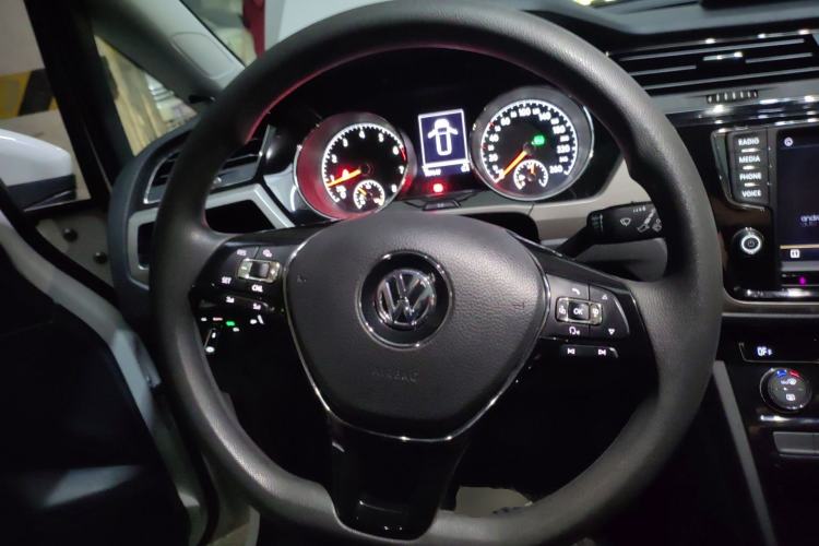 Used Volkswagen Touran 2018 Volkswagen Touran L 280TSI DSG Comfort Edition 7 Seats China V Emission Standard Steering Wheel