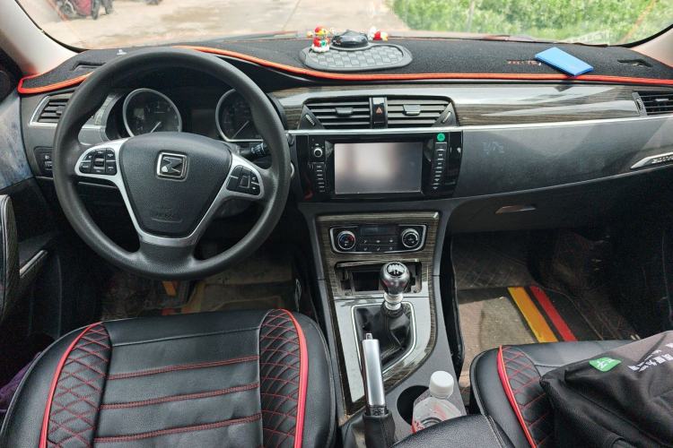 Used Zotye T600 2014 1.5T Manual Luxury Model Center Console