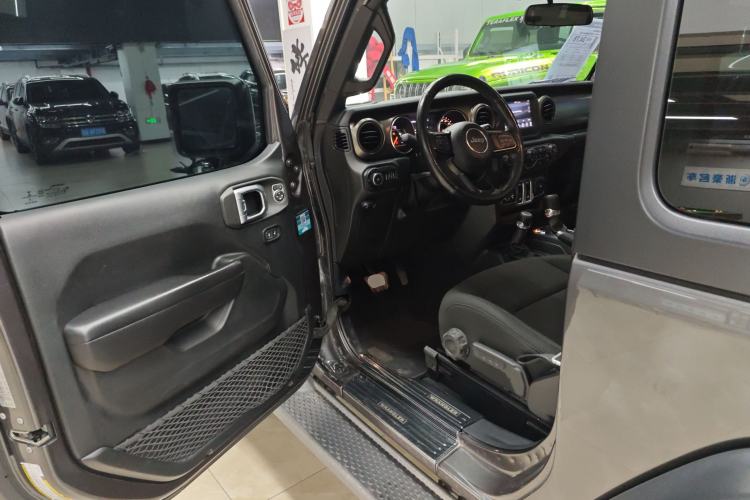 Used Jeep Wrangler 2018 2.0T Sahara Two-Door Edition