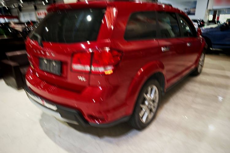 Used Dodge Journey 2013 2.4L Two-Wheel Drive Luxury Version
